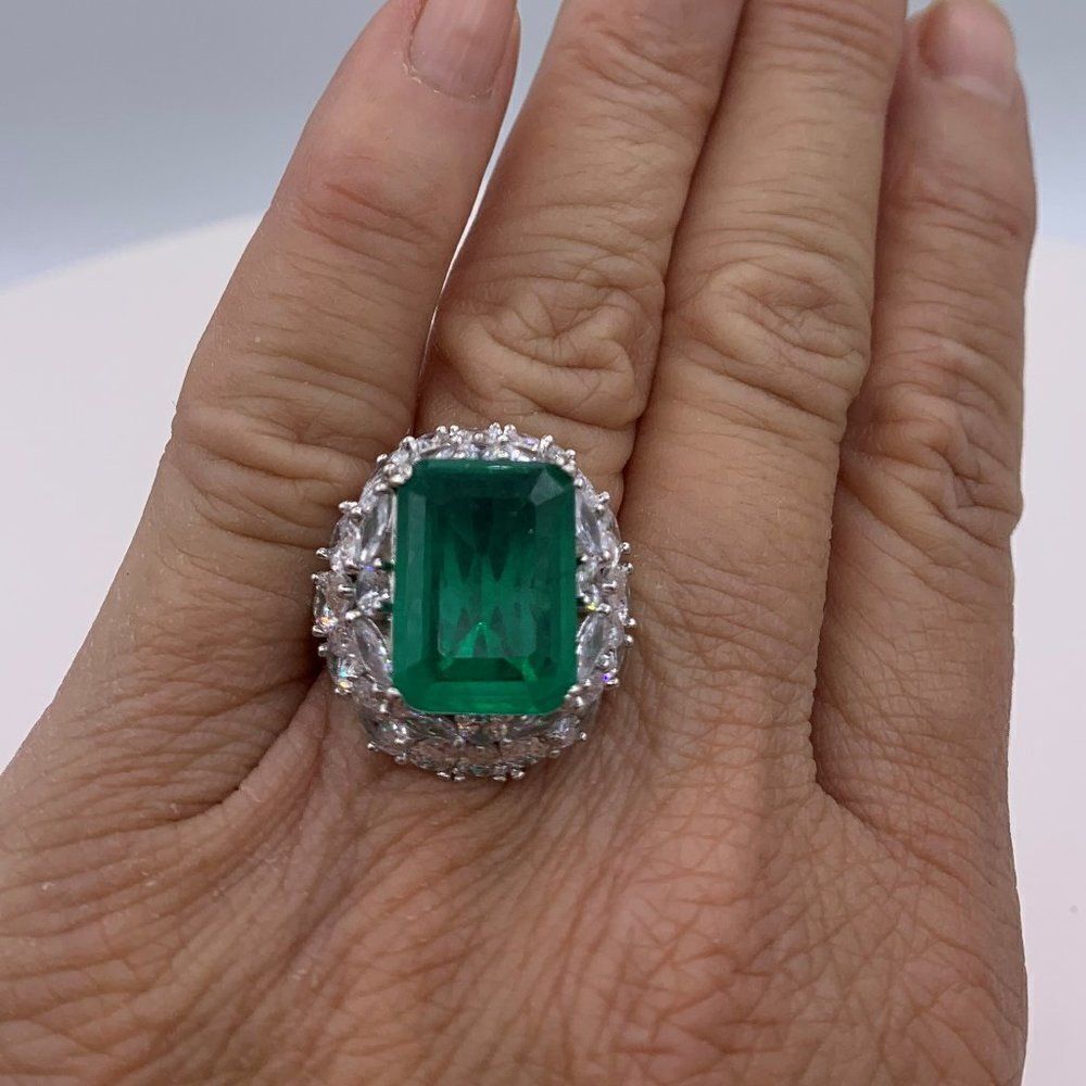 Ring, huge emerald solitaire, sterling 925 silver, filigreed gallery, NWOT, sz 7